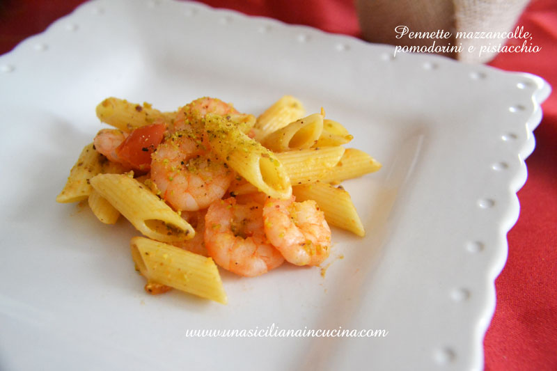 pennette-mazzancolle-pomodorini-pistacchio