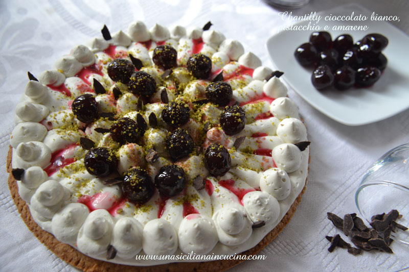 Chantilly-cioccolato-bianco,-pistacchio-amarene1