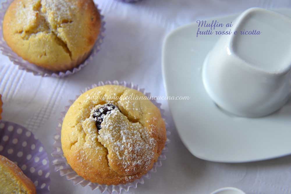 Muffin-ai-frutti-rossi-e-ricotta