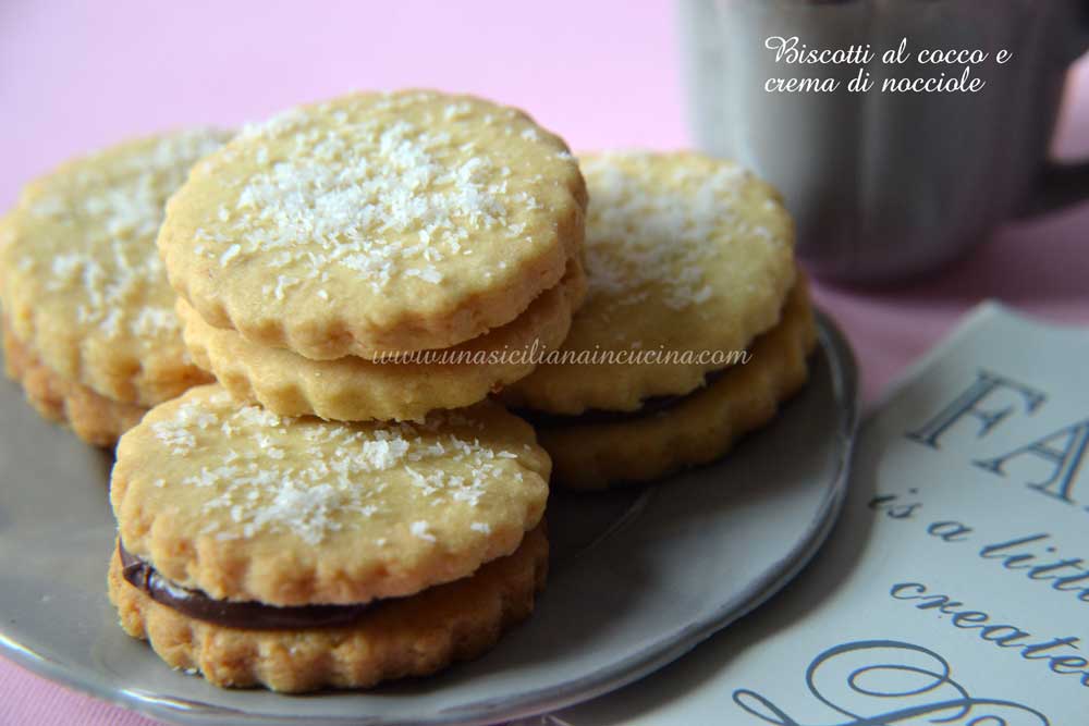 biscotti-al-cocco-e-crema-di-nocciole