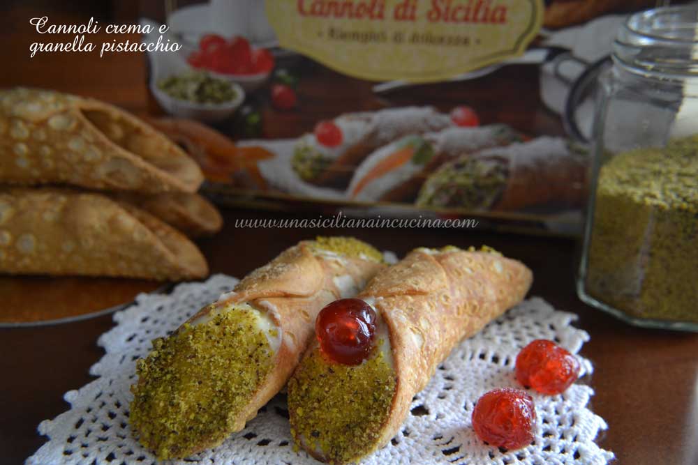 cannoli-crema-e-granella-pistacchio