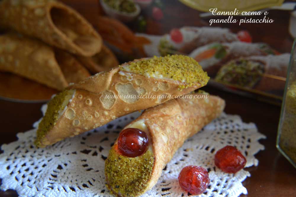 cannoli-crema-e-granella-pistacchio