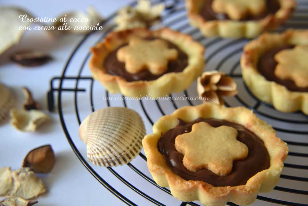 crostatine-al-cocco-con-crema-alle-nocciole crostatine-al-cocco-con-crema-alle-nocciole