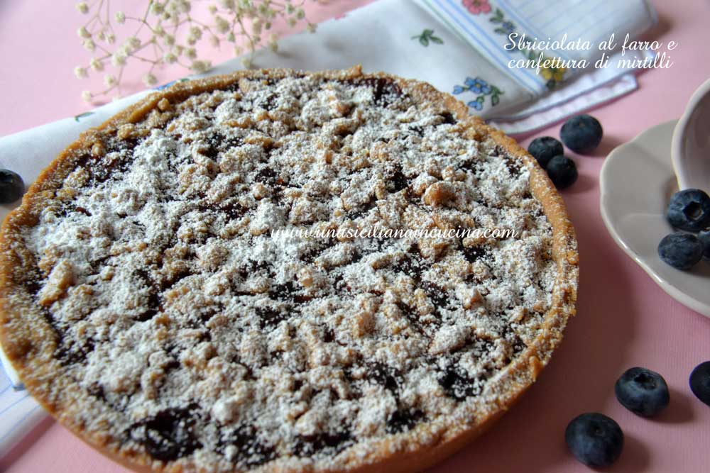 sbriciolata-al-farro-e-confettura-di-mirtilli