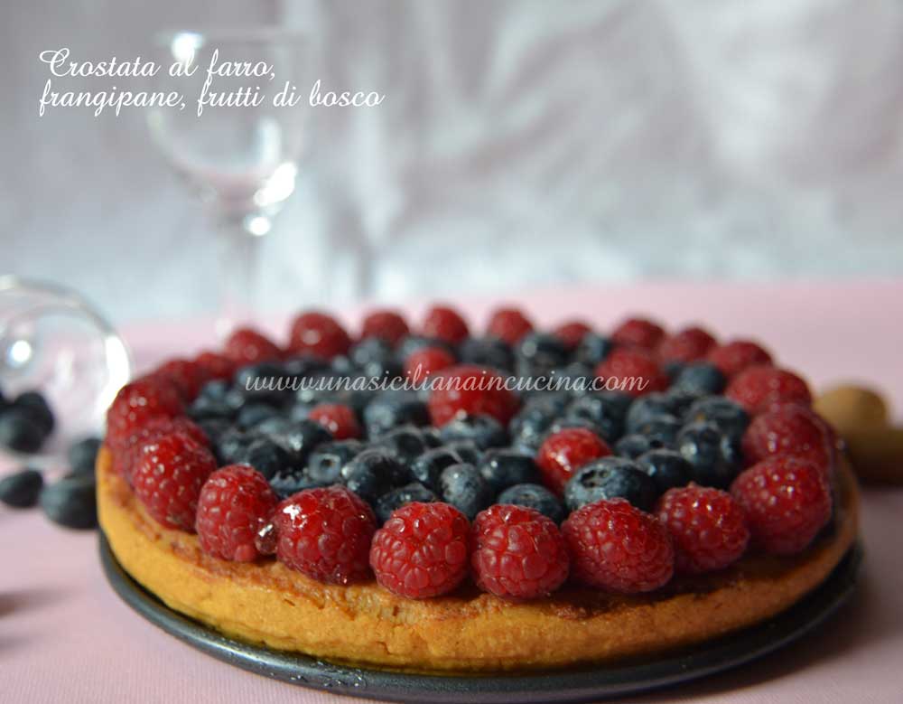 crostata-al-farro-frangipane-frutti-di-bosco