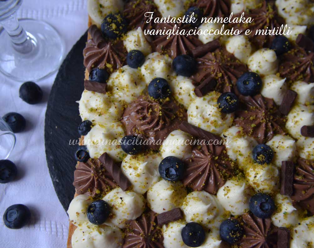 Fantastik-torta namelaka-vaniglia,cioccolato-e-mirtilli
