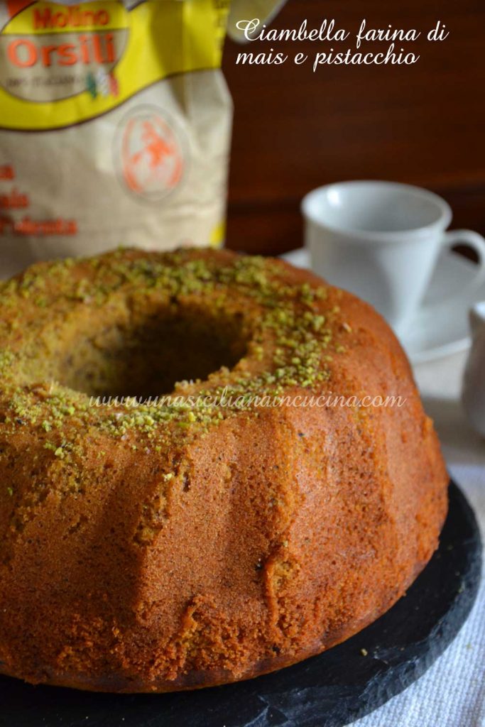Ciambella farina di mais e pistacchio