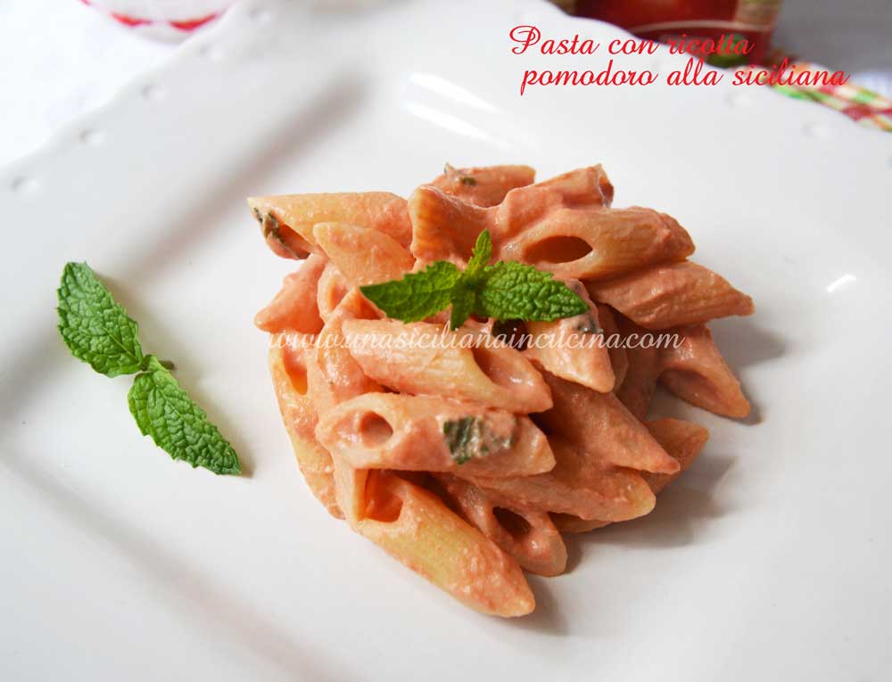 Pasta ricotta pomodoro alla siciliana