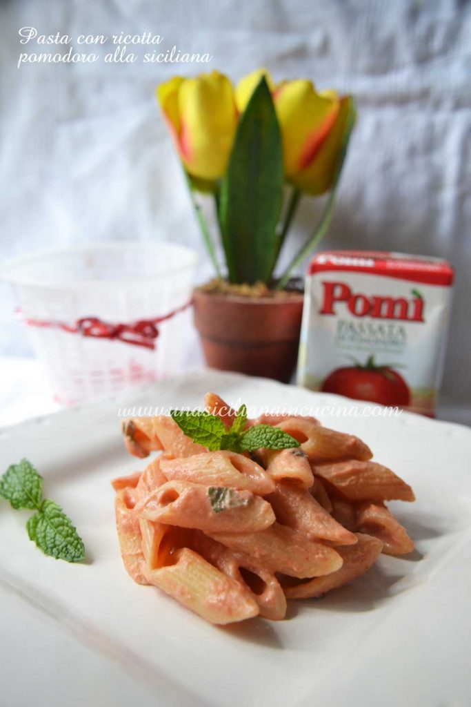 Pasta ricotta pomodoro alla siciliana