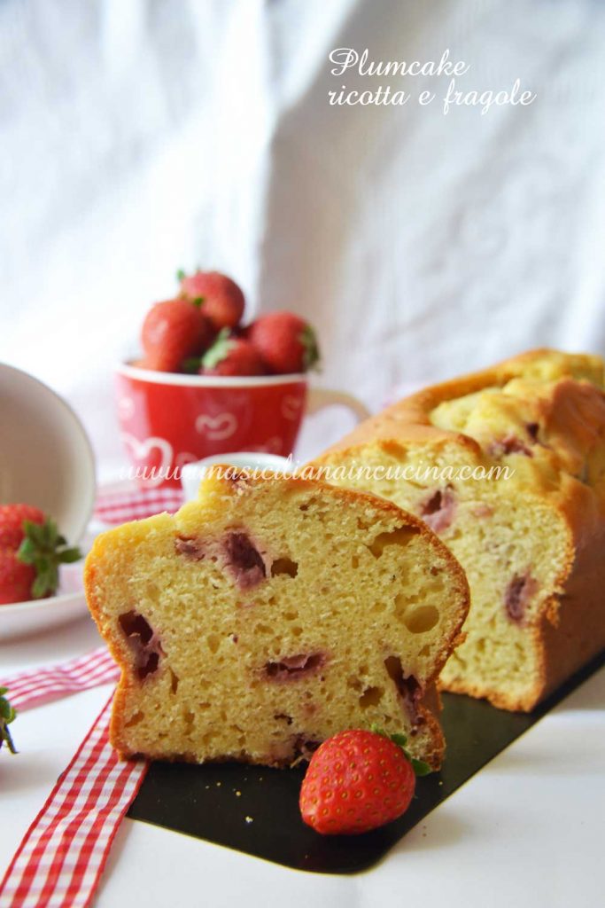 Plumcake al farro ricotta e fragole Plumcake al farro ricotta e fragole