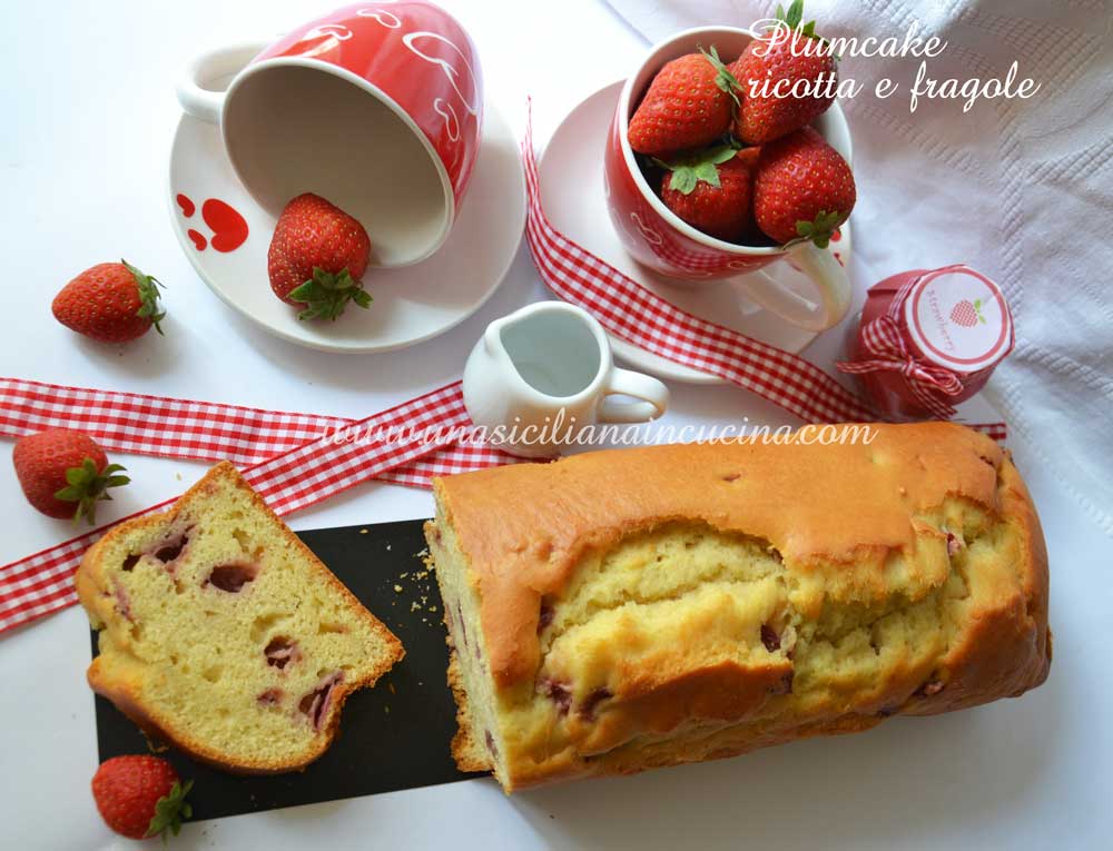 Plumcake al farro ricotta e fragole Plumcake al farro ricotta e fragole