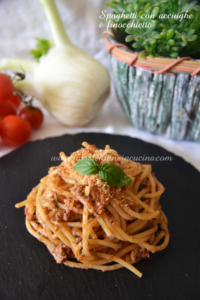 Spaghetti con acciughe e finocchietto