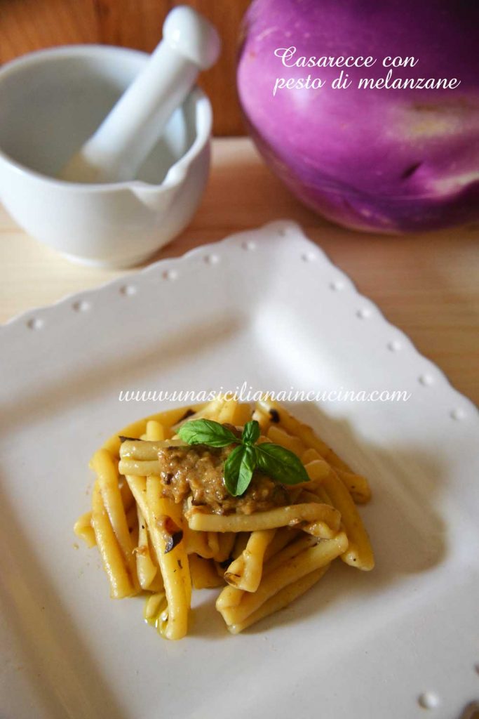 Casarecce con pesto di melanzane