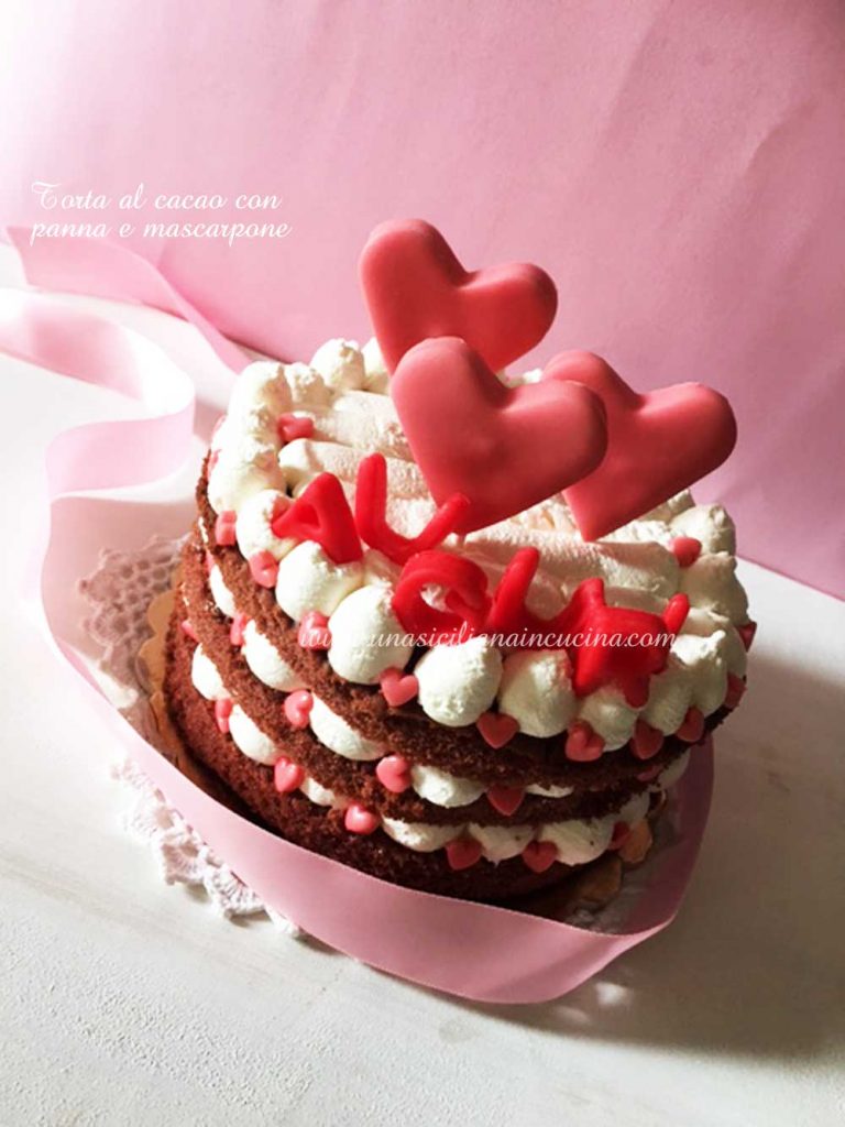 Torta al cacao con panna e mascarpone