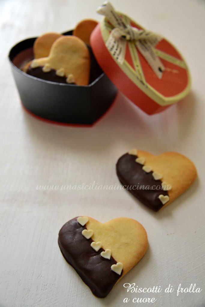 Biscotti di frolla a cuore