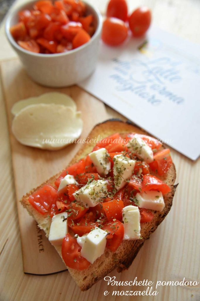 Bruschette pomodoro e mozzarella 