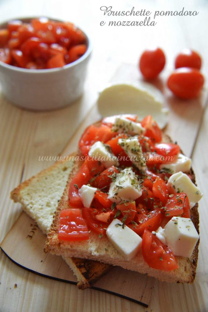 Bruschette pomodoro e mozzarella 