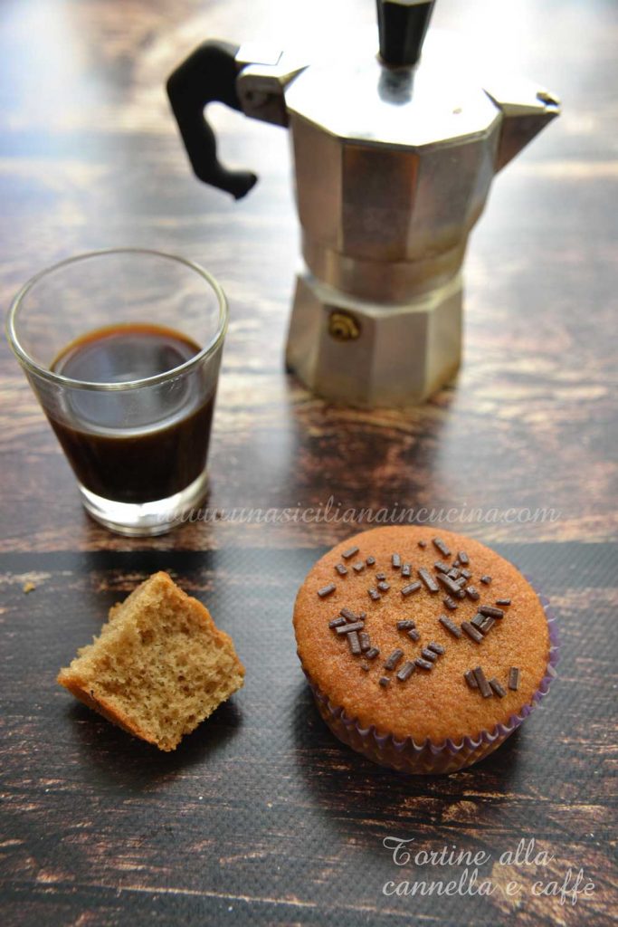 Tortine alla cannella e caffè