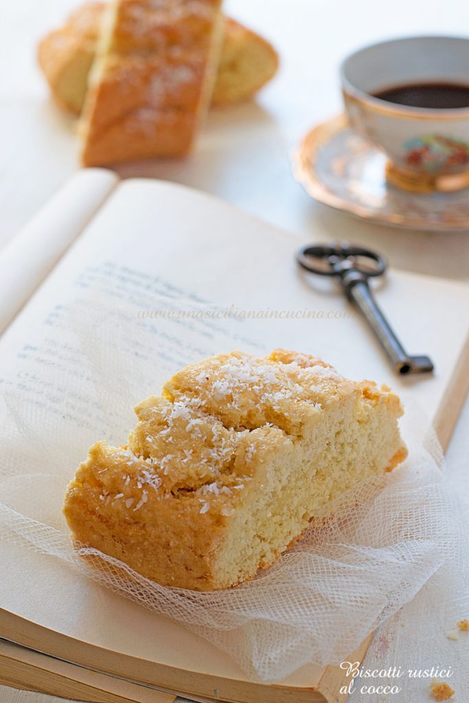 Biscotti rustici al cocco