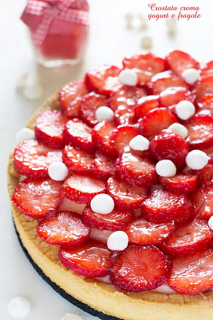 Crostata crema yogurt e fragole