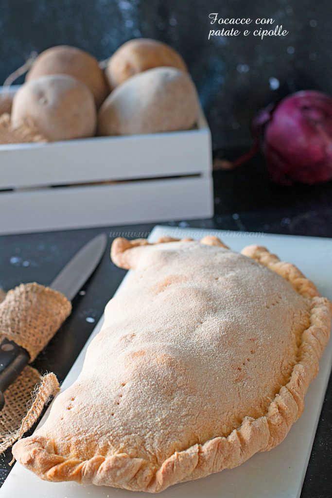 Focacce ragusane con patate e cipolle