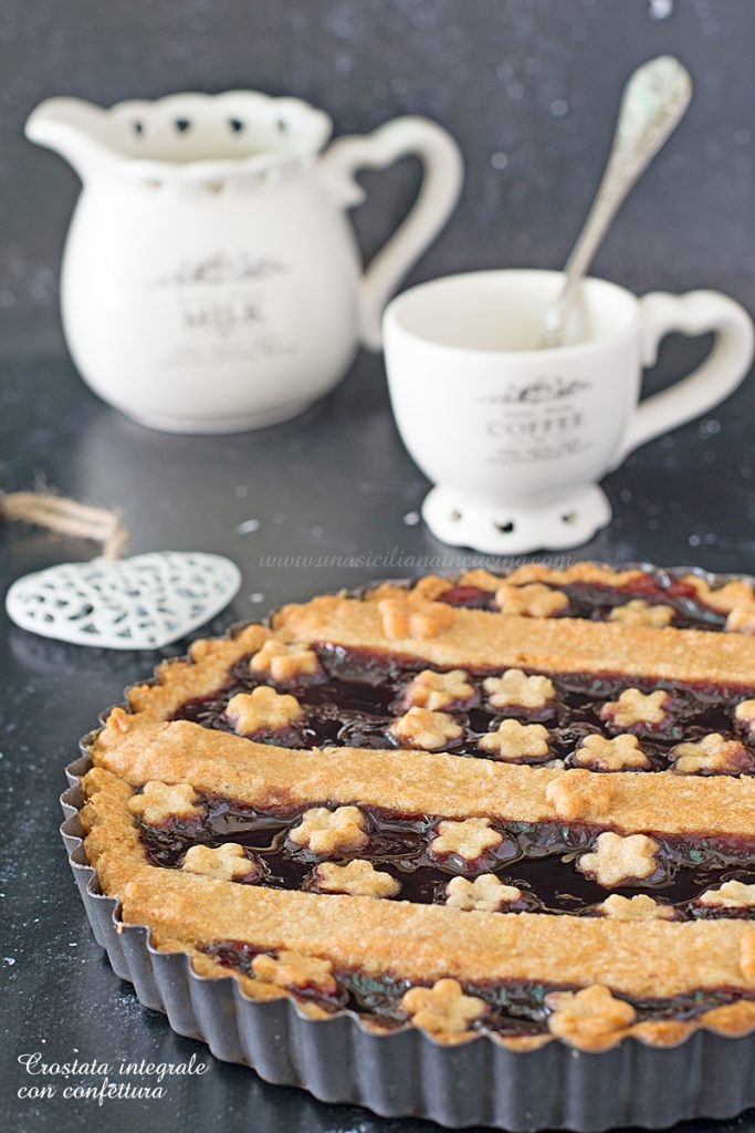 Crostata integrale con confettura frutti di bosco 