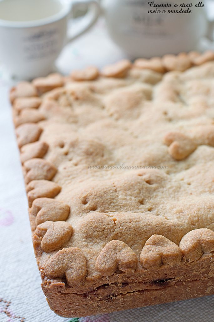 Crostata mele e mandorle a strati
